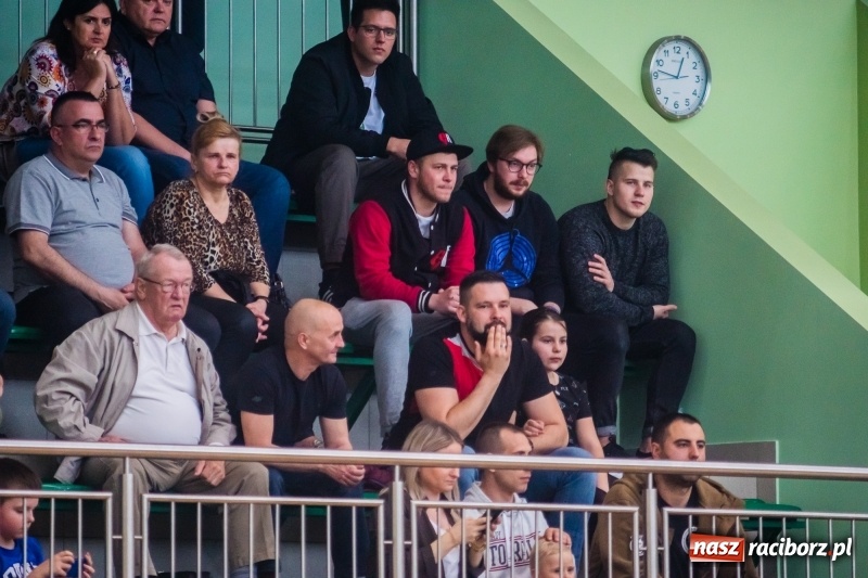 Zdjęcie w galerii na portalu naszraciborz.pl: Orzeł Ziębice pokonany. Ofensywa z awansem do turnieju finałowego! wiadomości z regionu