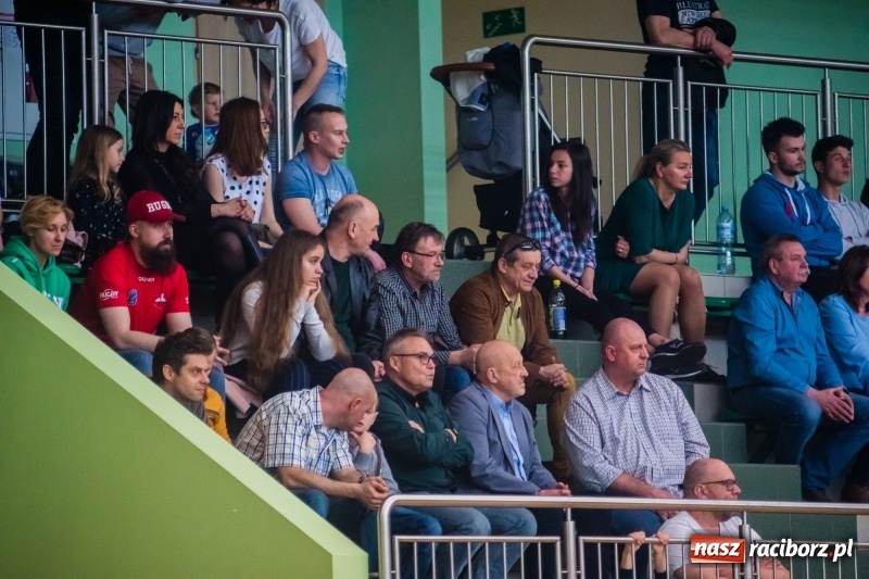 Zdjęcie w galerii na portalu naszraciborz.pl: Orzeł Ziębice pokonany. Ofensywa z awansem do turnieju finałowego! wiadomości z regionu