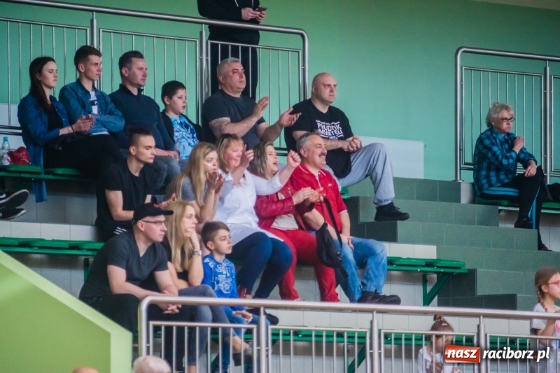 Zdjęcie w galerii na portalu naszraciborz.pl: Orzeł Ziębice pokonany. Ofensywa z awansem do turnieju finałowego! wiadomości z regionu
