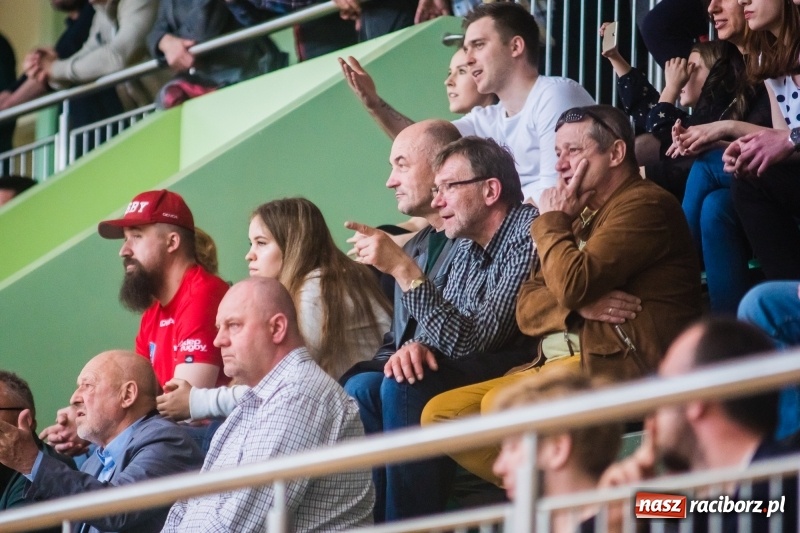 Zdjęcie w galerii na portalu naszraciborz.pl: Orzeł Ziębice pokonany. Ofensywa z awansem do turnieju finałowego! wiadomości z regionu