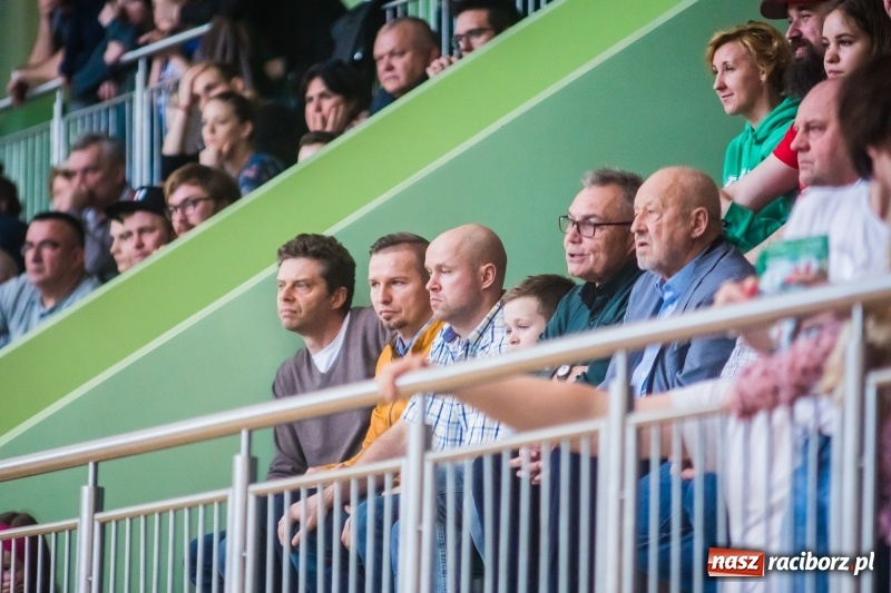 Zdjęcie w galerii na portalu naszraciborz.pl: Orzeł Ziębice pokonany. Ofensywa z awansem do turnieju finałowego! wiadomości z regionu