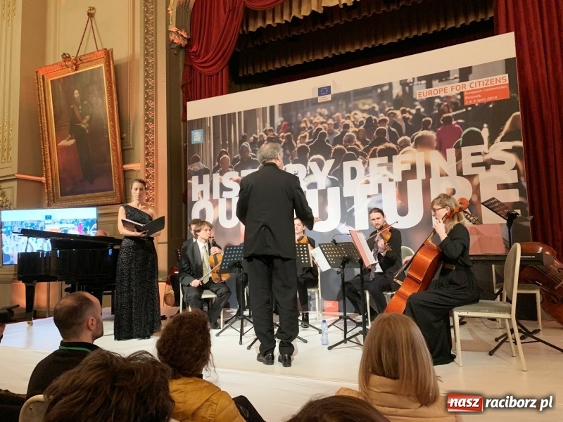 Zdjęcie w galerii na portalu naszraciborz.pl: Europa dla obywateli. Raciborzanie z zaproszeniem do Brukseli  wiadomości z regionu