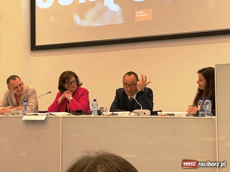 Zdjęcie w galerii na portalu naszraciborz.pl: Europa dla obywateli. Raciborzanie z zaproszeniem do Brukseli  wiadomości z regionu