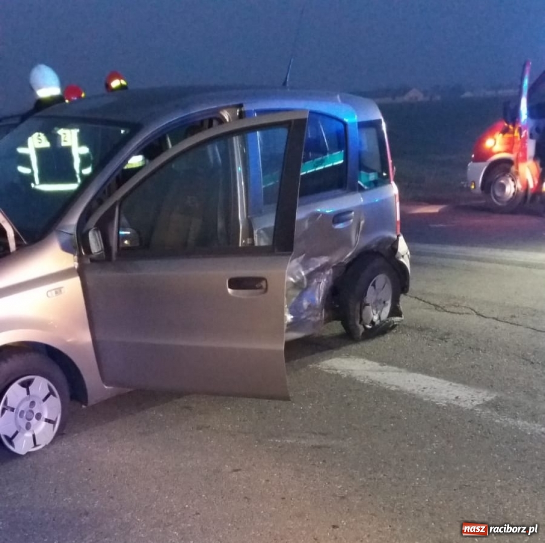 Zdjęcie w galerii na portalu naszraciborz.pl: Zderzenie na DW 916 w Lekartowie [FOTO] wiadomości z regionu