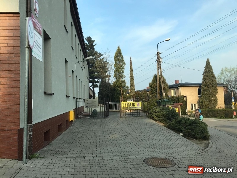 Zdjęcie w galerii na portalu naszraciborz.pl: Komunikat Urzędu Miasta po pierwszym dniu strajku  wiadomości z regionu
