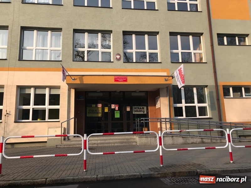 Zdjęcie w galerii na portalu naszraciborz.pl: Komunikat Urzędu Miasta po pierwszym dniu strajku  wiadomości z regionu