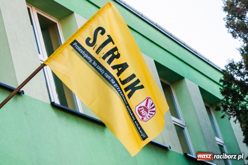 Zdjęcie w galerii na portalu naszraciborz.pl: Komunikat Urzędu Miasta po pierwszym dniu strajku  wiadomości z regionu