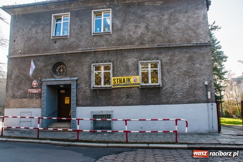 Zdjęcie w galerii na portalu naszraciborz.pl: Komunikat Urzędu Miasta po pierwszym dniu strajku  wiadomości z regionu