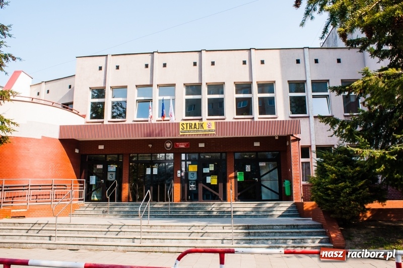 Zdjęcie w galerii na portalu naszraciborz.pl: Komunikat Urzędu Miasta po pierwszym dniu strajku  wiadomości z regionu
