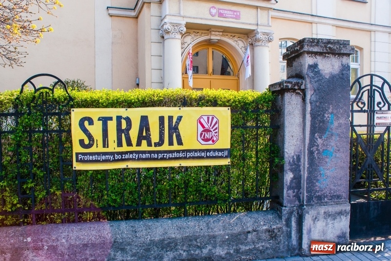 Zdjęcie w galerii na portalu naszraciborz.pl: Komunikat Urzędu Miasta po pierwszym dniu strajku  wiadomości z regionu
