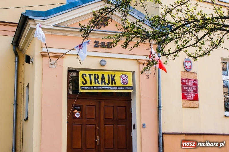 Zdjęcie w galerii na portalu naszraciborz.pl: Komunikat Urzędu Miasta po pierwszym dniu strajku  wiadomości z regionu