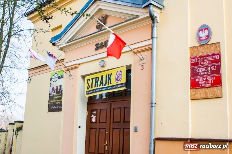 Zdjęcie w galerii na portalu naszraciborz.pl: Komunikat Urzędu Miasta po pierwszym dniu strajku  wiadomości z regionu