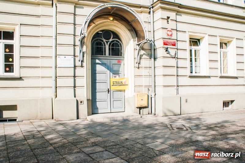 Zdjęcie w galerii na portalu naszraciborz.pl: Komunikat Urzędu Miasta po pierwszym dniu strajku  wiadomości z regionu