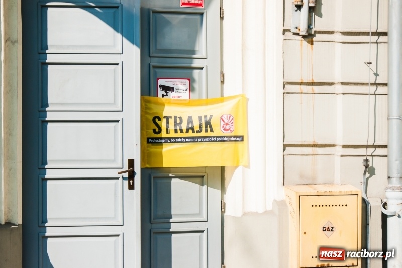 Zdjęcie w galerii na portalu naszraciborz.pl: Komunikat Urzędu Miasta po pierwszym dniu strajku  wiadomości z regionu
