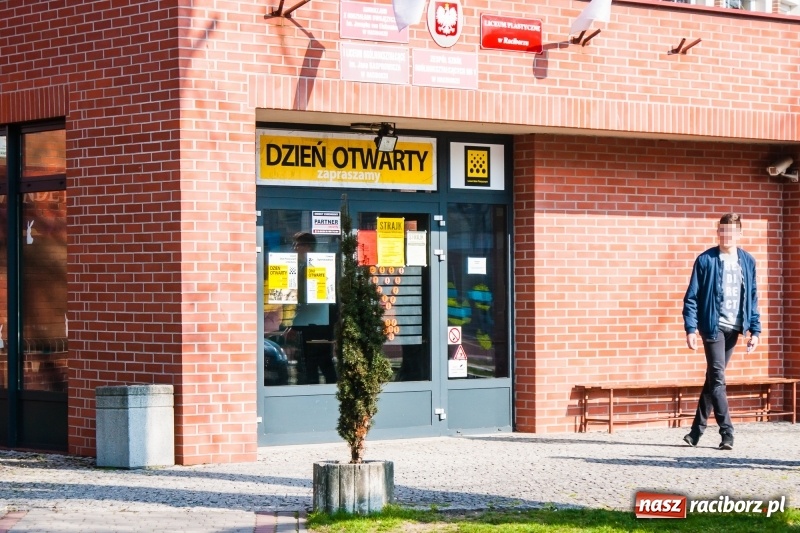 Zdjęcie w galerii na portalu naszraciborz.pl: Komunikat Urzędu Miasta po pierwszym dniu strajku  wiadomości z regionu