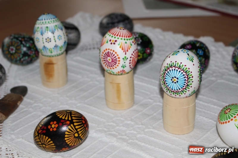 Zdjęcie w galerii na portalu naszraciborz.pl: Warsztaty kroszonkarskie w Gminnym Centrum Kultury w Nędzy wiadomości z regionu