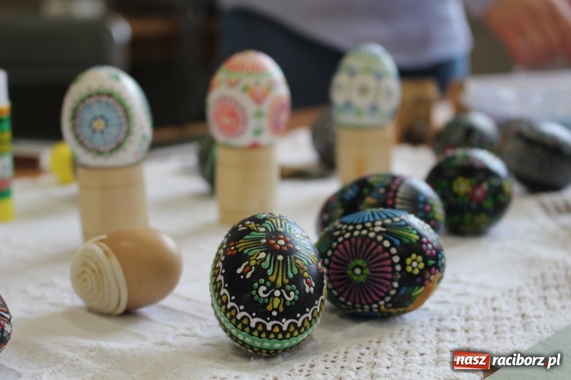 Zdjęcie w galerii na portalu naszraciborz.pl: Warsztaty kroszonkarskie w Gminnym Centrum Kultury w Nędzy wiadomości z regionu