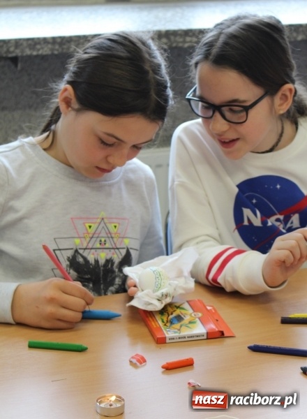 Zdjęcie w galerii na portalu naszraciborz.pl: Warsztaty kroszonkarskie w Gminnym Centrum Kultury w Nędzy wiadomości z regionu