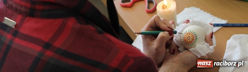 Zdjęcie w galerii na portalu naszraciborz.pl: Warsztaty kroszonkarskie w Gminnym Centrum Kultury w Nędzy wiadomości z regionu