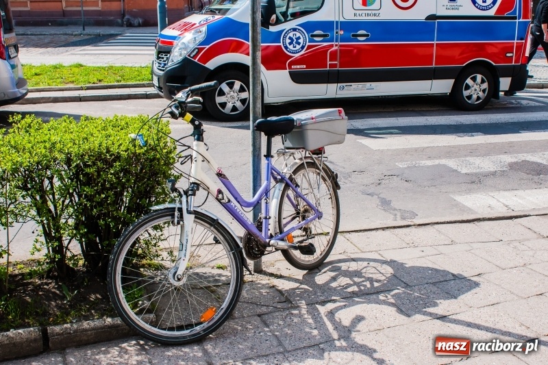 Zdjęcie w galerii na portalu naszraciborz.pl: Potrącenie na przejściu dla pieszych przy Gimnazjalnej wiadomości z regionu