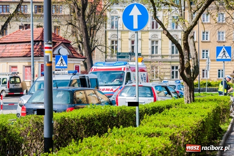 Zdjęcie w galerii na portalu naszraciborz.pl: Potrącenie na przejściu dla pieszych przy Gimnazjalnej wiadomości z regionu