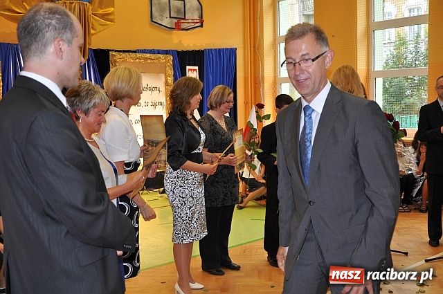 Zdjęcie w galerii na portalu naszraciborz.pl: Wojewódzkie Zakończenie Roku w SP 13 wiadomości z regionu