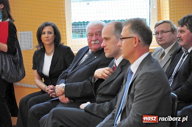 Zdjęcie w galerii na portalu naszraciborz.pl: Wojewódzkie Zakończenie Roku w SP 13 wiadomości z regionu