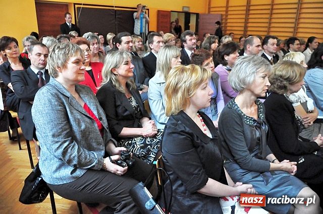 Zdjęcie w galerii na portalu naszraciborz.pl: Wojewódzkie Zakończenie Roku w SP 13 wiadomości z regionu