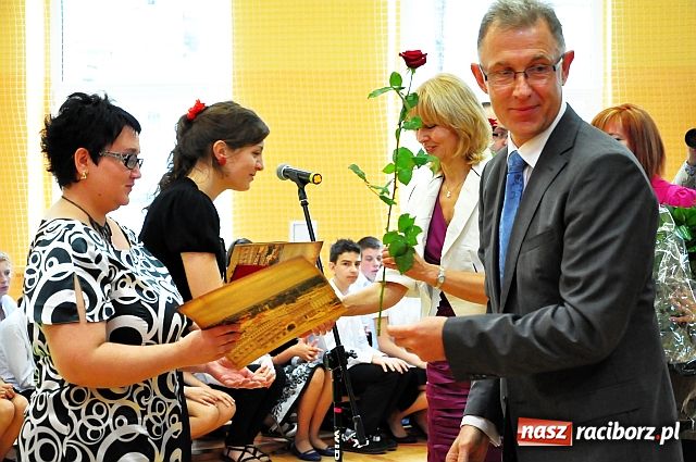 Zdjęcie w galerii na portalu naszraciborz.pl: Wojewódzkie Zakończenie Roku w SP 13 wiadomości z regionu