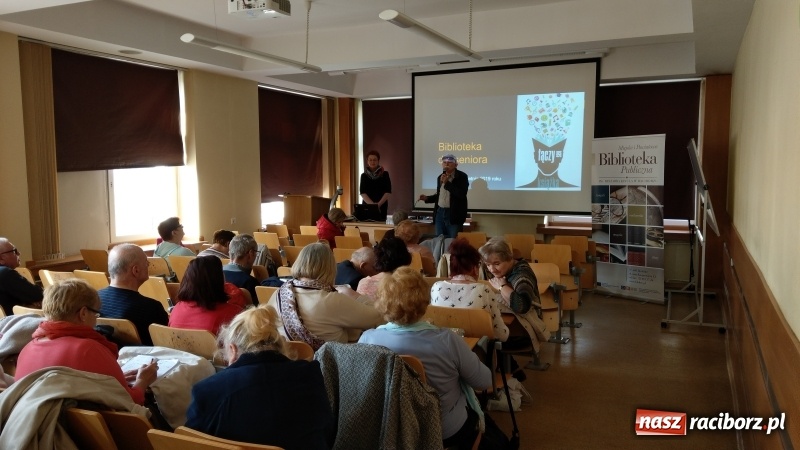 Zdjęcie w galerii na portalu naszraciborz.pl: Biblioteka dla seniora. Spotkanie na Uniwersytecie Trzeciego Wieku wiadomości z regionu