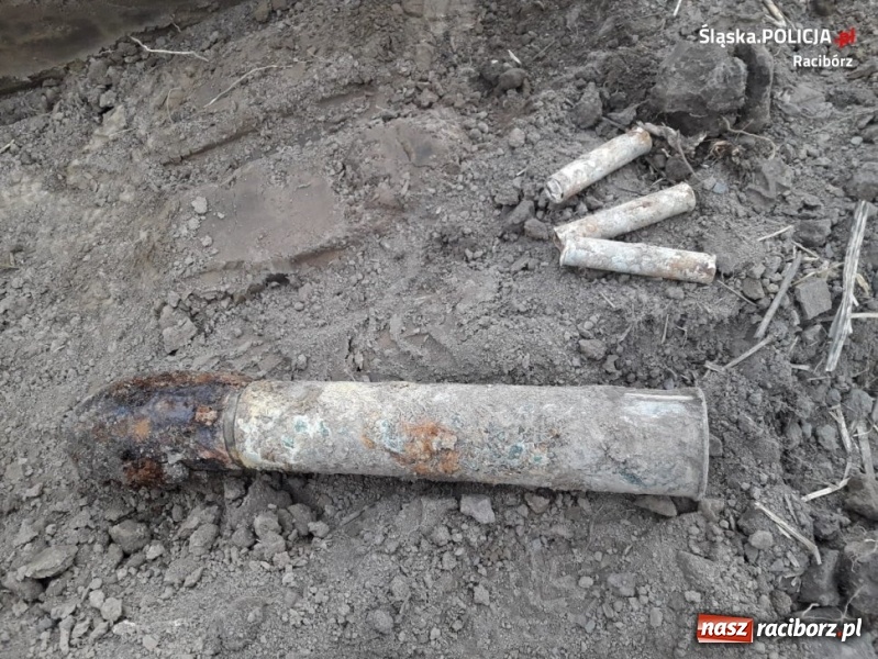 Zdjęcie w galerii na portalu naszraciborz.pl: Podwójne niebezpieczne znalezisko w Pietrowicach Wielkich wiadomości z regionu