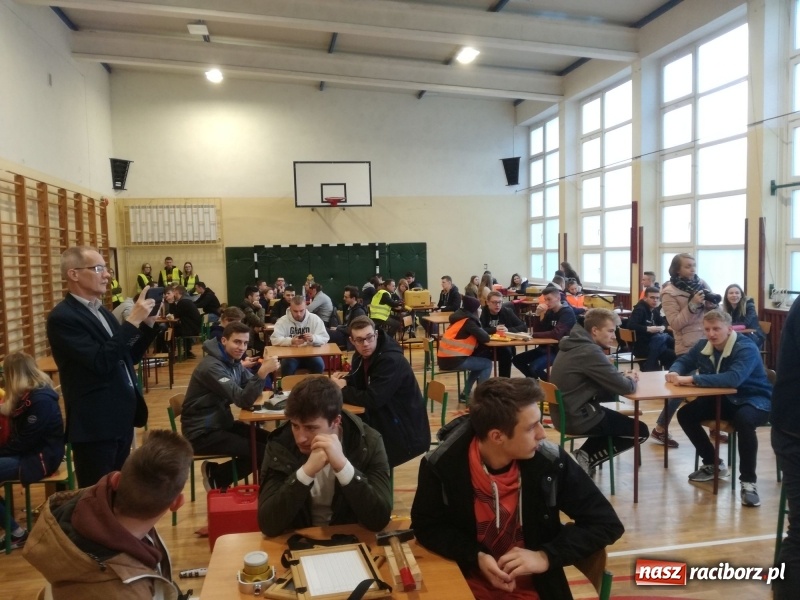 Zdjęcie w galerii na portalu naszraciborz.pl: Geodeta CKZiU nr 1 w krajowej czołówce wiadomości z regionu