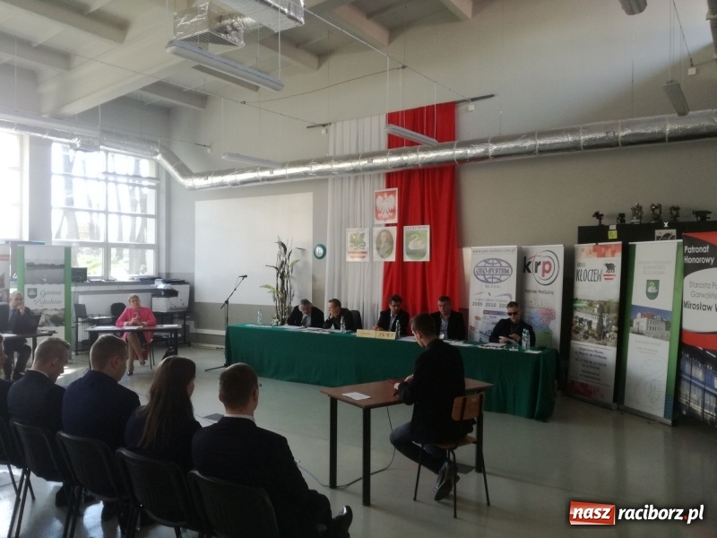 Zdjęcie w galerii na portalu naszraciborz.pl: Geodeta CKZiU nr 1 w krajowej czołówce wiadomości z regionu