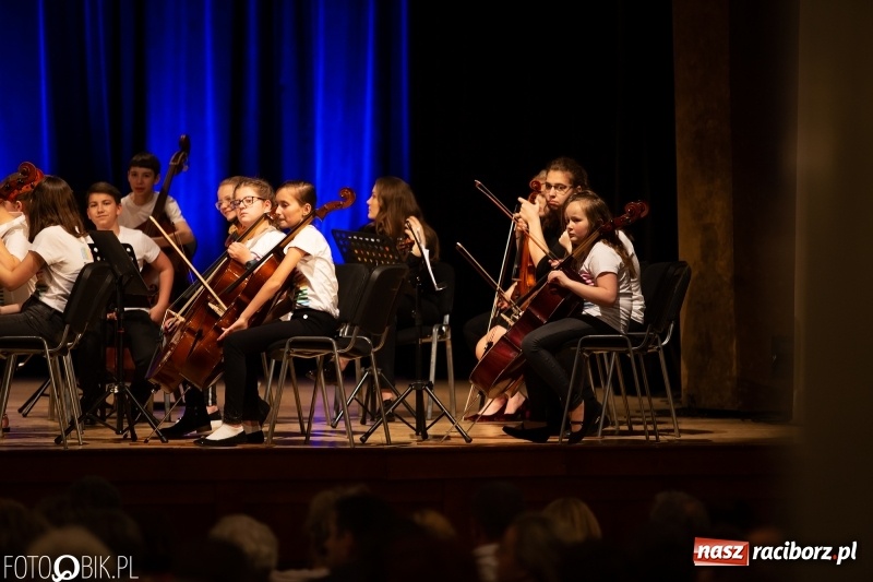 Zdjęcie w galerii na portalu naszraciborz.pl: Koncert uczniów PSM i Grupy MoCarta w RCK wiadomości z regionu