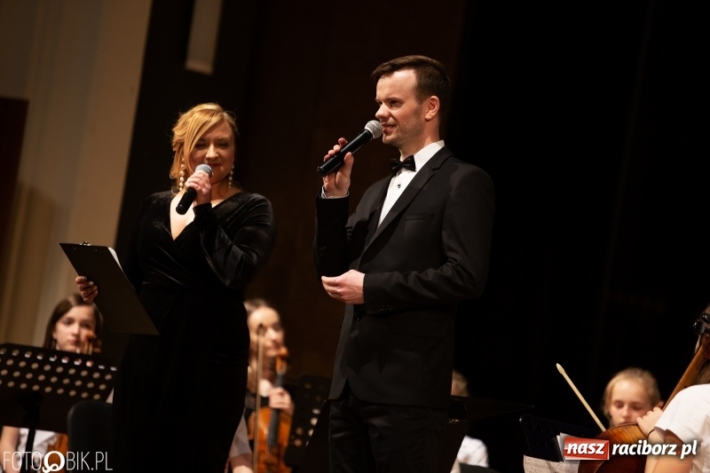 Zdjęcie w galerii na portalu naszraciborz.pl: Koncert uczniów PSM i Grupy MoCarta w RCK wiadomości z regionu