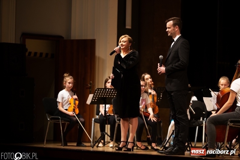 Zdjęcie w galerii na portalu naszraciborz.pl: Koncert uczniów PSM i Grupy MoCarta w RCK wiadomości z regionu