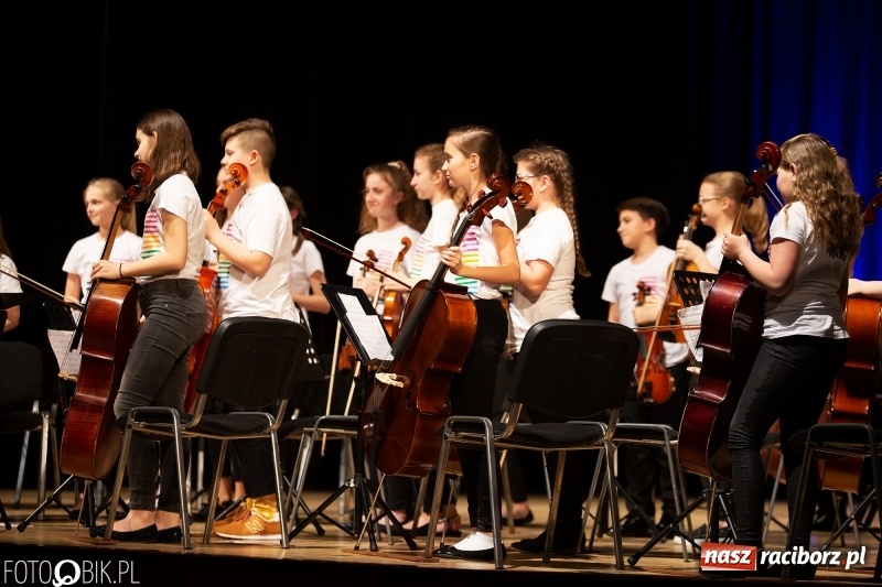 Zdjęcie w galerii na portalu naszraciborz.pl: Koncert uczniów PSM i Grupy MoCarta w RCK wiadomości z regionu