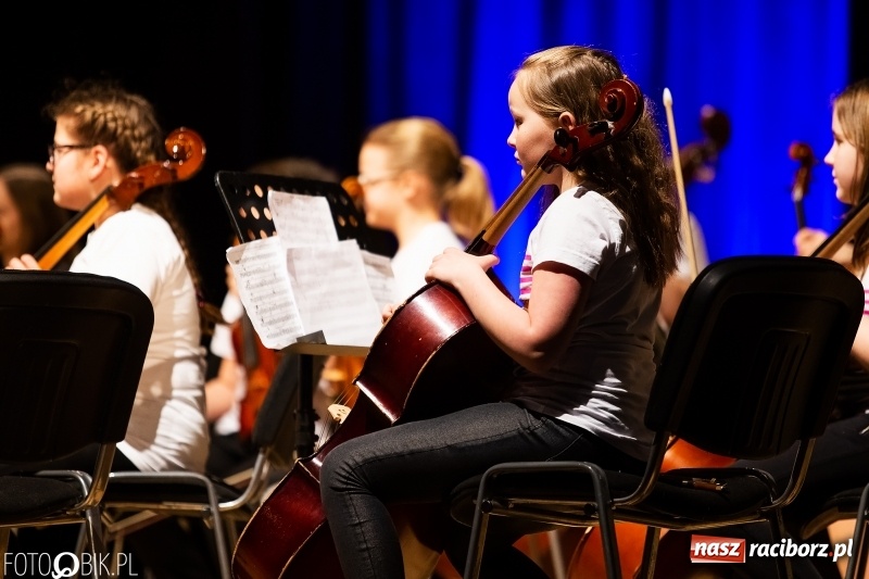Zdjęcie w galerii na portalu naszraciborz.pl: Koncert uczniów PSM i Grupy MoCarta w RCK wiadomości z regionu