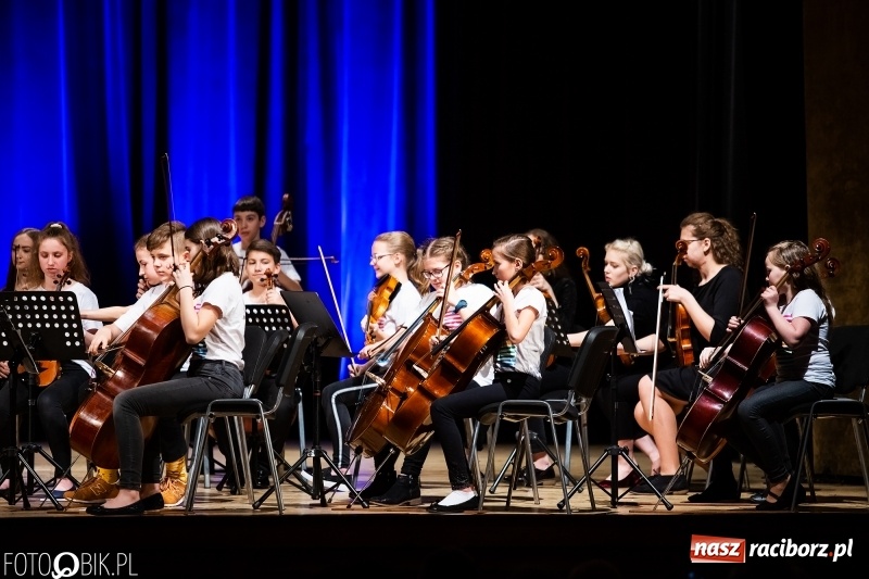 Zdjęcie w galerii na portalu naszraciborz.pl: Koncert uczniów PSM i Grupy MoCarta w RCK wiadomości z regionu