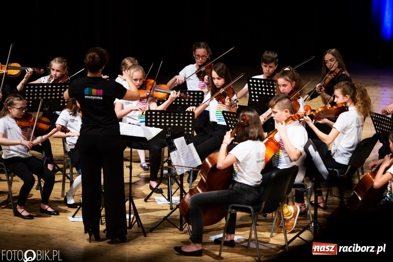 Zdjęcie w galerii na portalu naszraciborz.pl: Koncert uczniów PSM i Grupy MoCarta w RCK wiadomości z regionu