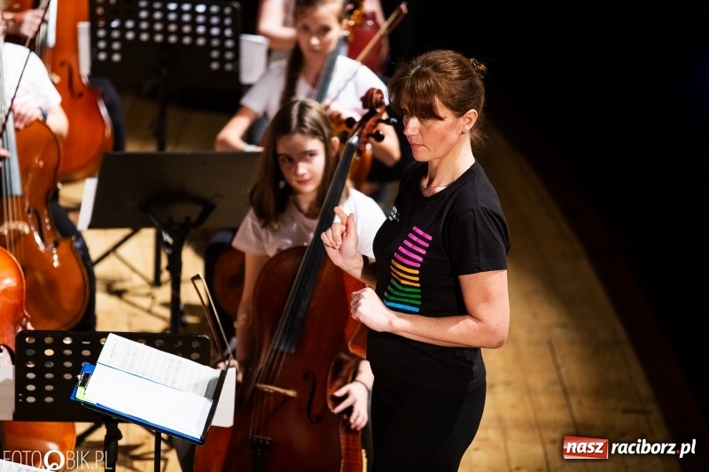 Zdjęcie w galerii na portalu naszraciborz.pl: Koncert uczniów PSM i Grupy MoCarta w RCK wiadomości z regionu