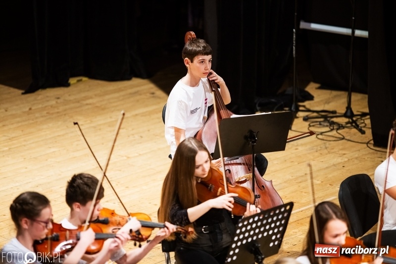 Zdjęcie w galerii na portalu naszraciborz.pl: Koncert uczniów PSM i Grupy MoCarta w RCK wiadomości z regionu