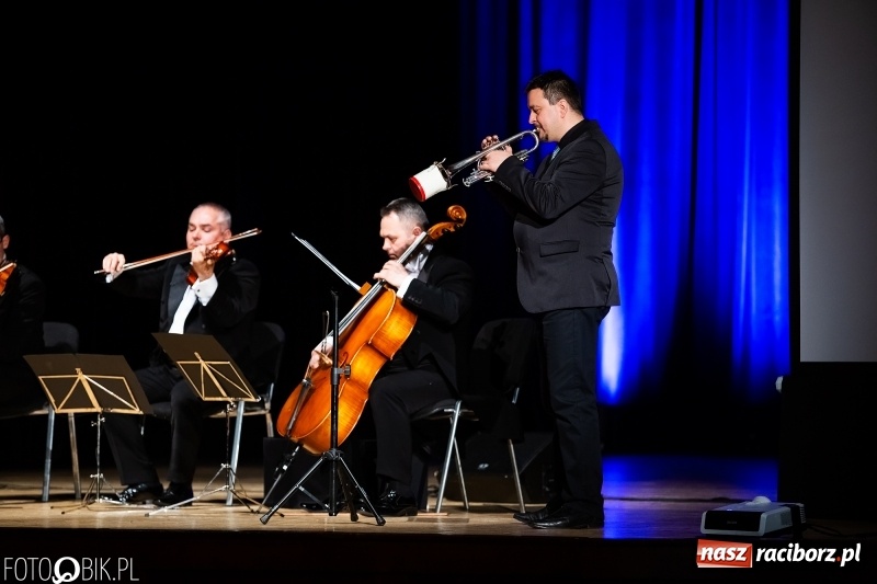 Zdjęcie w galerii na portalu naszraciborz.pl: Koncert uczniów PSM i Grupy MoCarta w RCK wiadomości z regionu