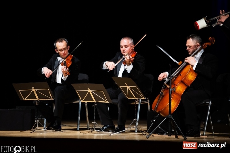 Zdjęcie w galerii na portalu naszraciborz.pl: Koncert uczniów PSM i Grupy MoCarta w RCK wiadomości z regionu