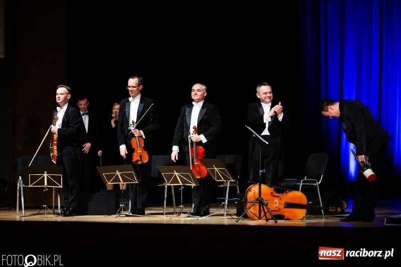 Zdjęcie w galerii na portalu naszraciborz.pl: Koncert uczniów PSM i Grupy MoCarta w RCK wiadomości z regionu