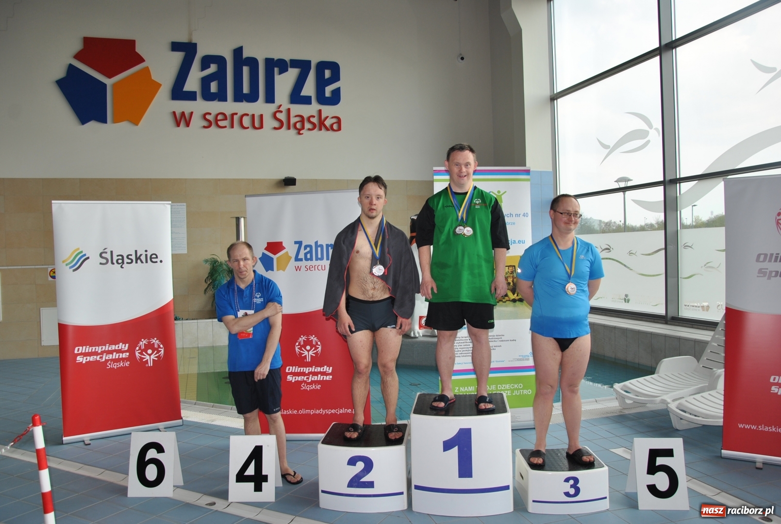 Zdjęcie w galerii na portalu naszraciborz.pl: Huragan Racibórz rządził na basenie w Zabrzu wiadomości z regionu