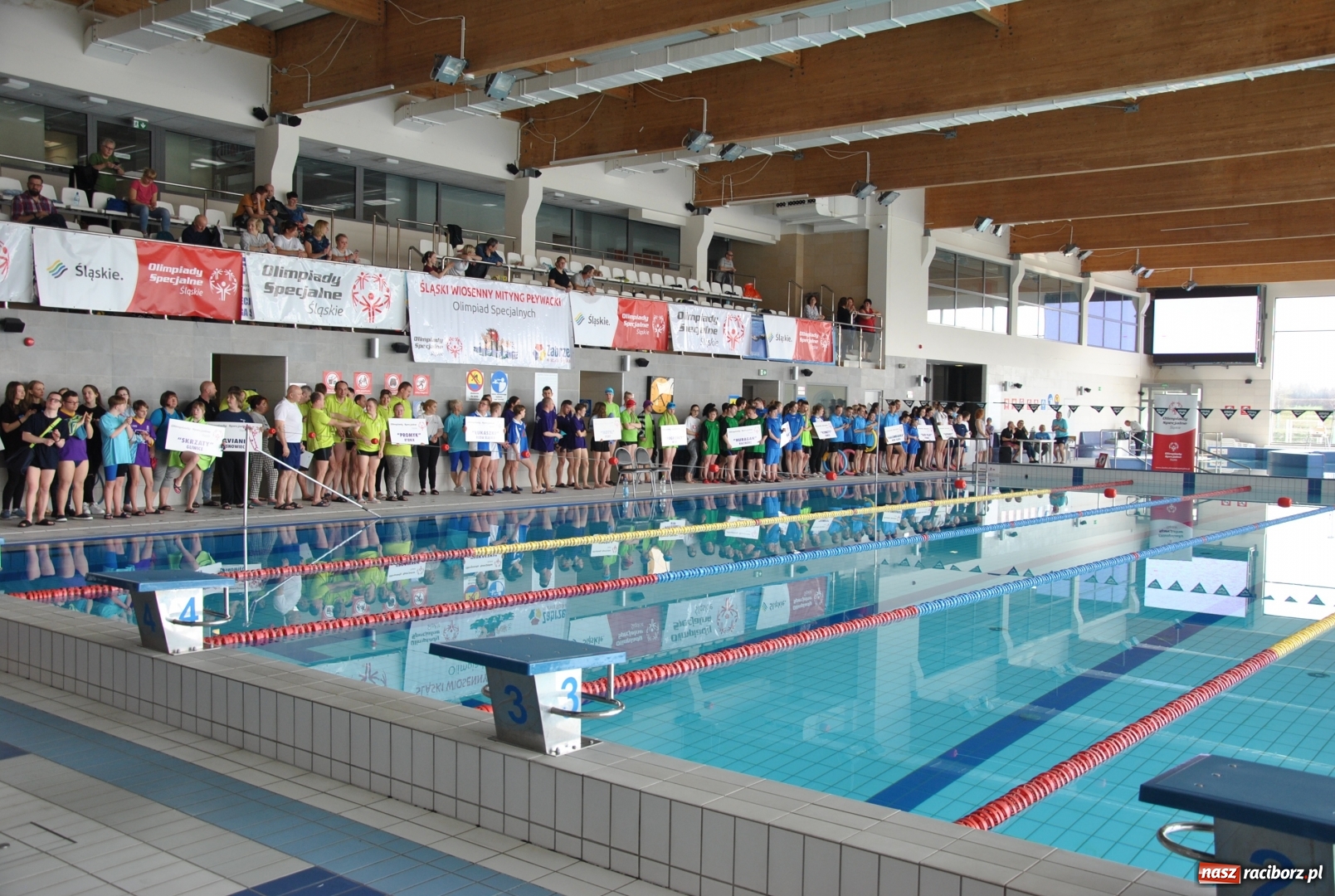 Zdjęcie w galerii na portalu naszraciborz.pl: Huragan Racibórz rządził na basenie w Zabrzu wiadomości z regionu