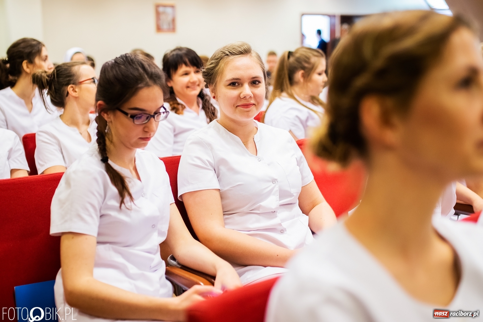 Zdjęcie w galerii na portalu naszraciborz.pl: Czepkowanie na raciborskim zamku. Drugie w historii PWSZ [FOTO i WIDEO] wiadomości z regionu