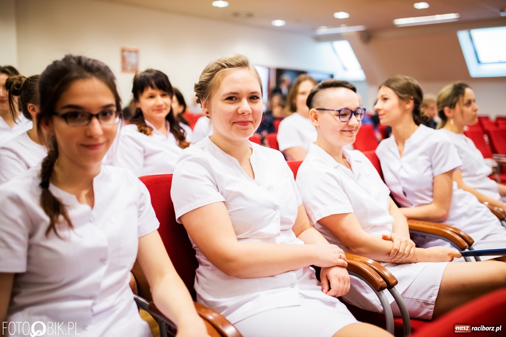 Zdjęcie w galerii na portalu naszraciborz.pl: Czepkowanie na raciborskim zamku. Drugie w historii PWSZ [FOTO i WIDEO] wiadomości z regionu
