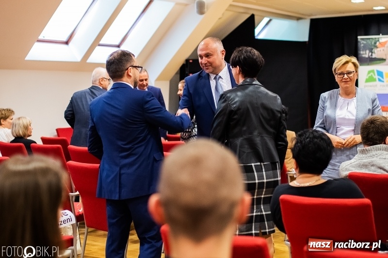 Zdjęcie w galerii na portalu naszraciborz.pl: Czepkowanie na raciborskim zamku. Drugie w historii PWSZ [FOTO i WIDEO] wiadomości z regionu